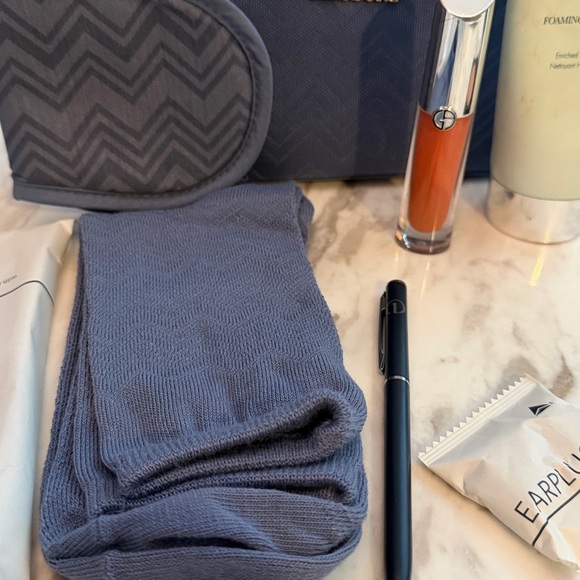 AMENITY kit from Missoni w/Giorgio Armani,Revive, Pat McGrath - Picture 3 of 6